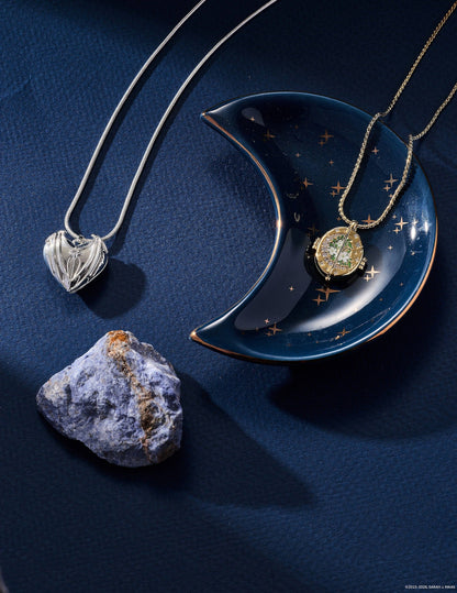 A Court of Thorns and Roses™ Velaris™ Heart Locket Necklace