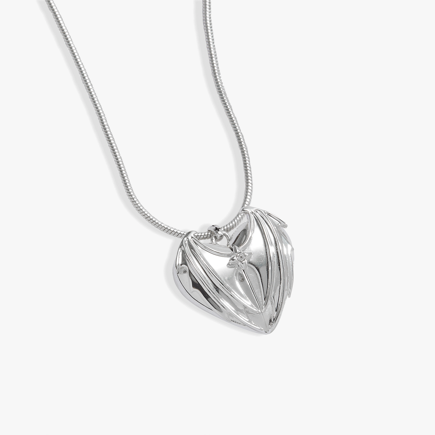 A Court of Thorns and Roses™ Velaris™ Heart Locket Necklace