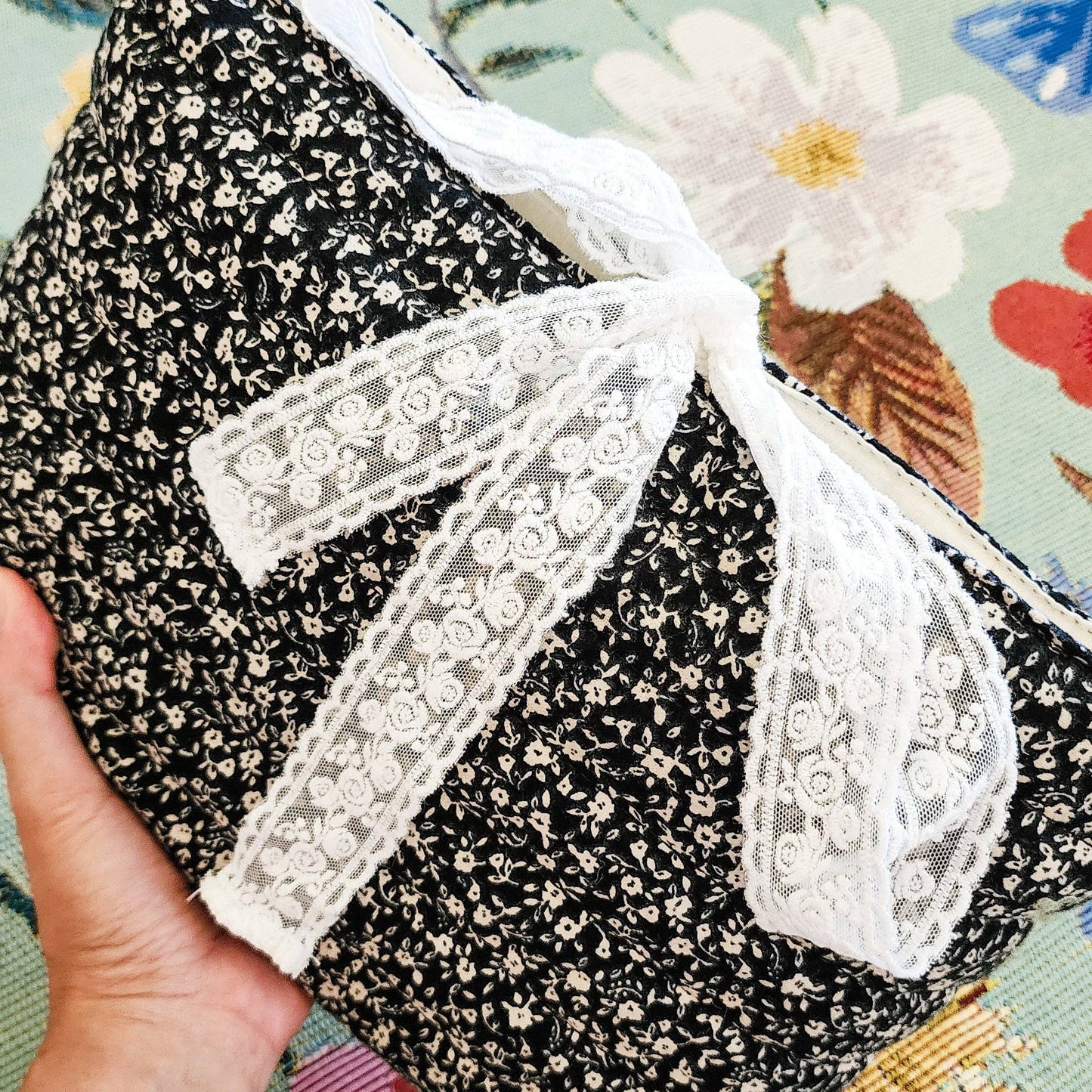 Black Flower Large Padded Book Sleeve with Lace Ribbon