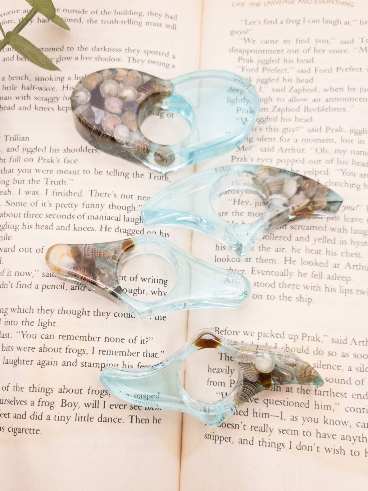 Beach Resin Book Page Holder, Ocean Thumb Page Spreader