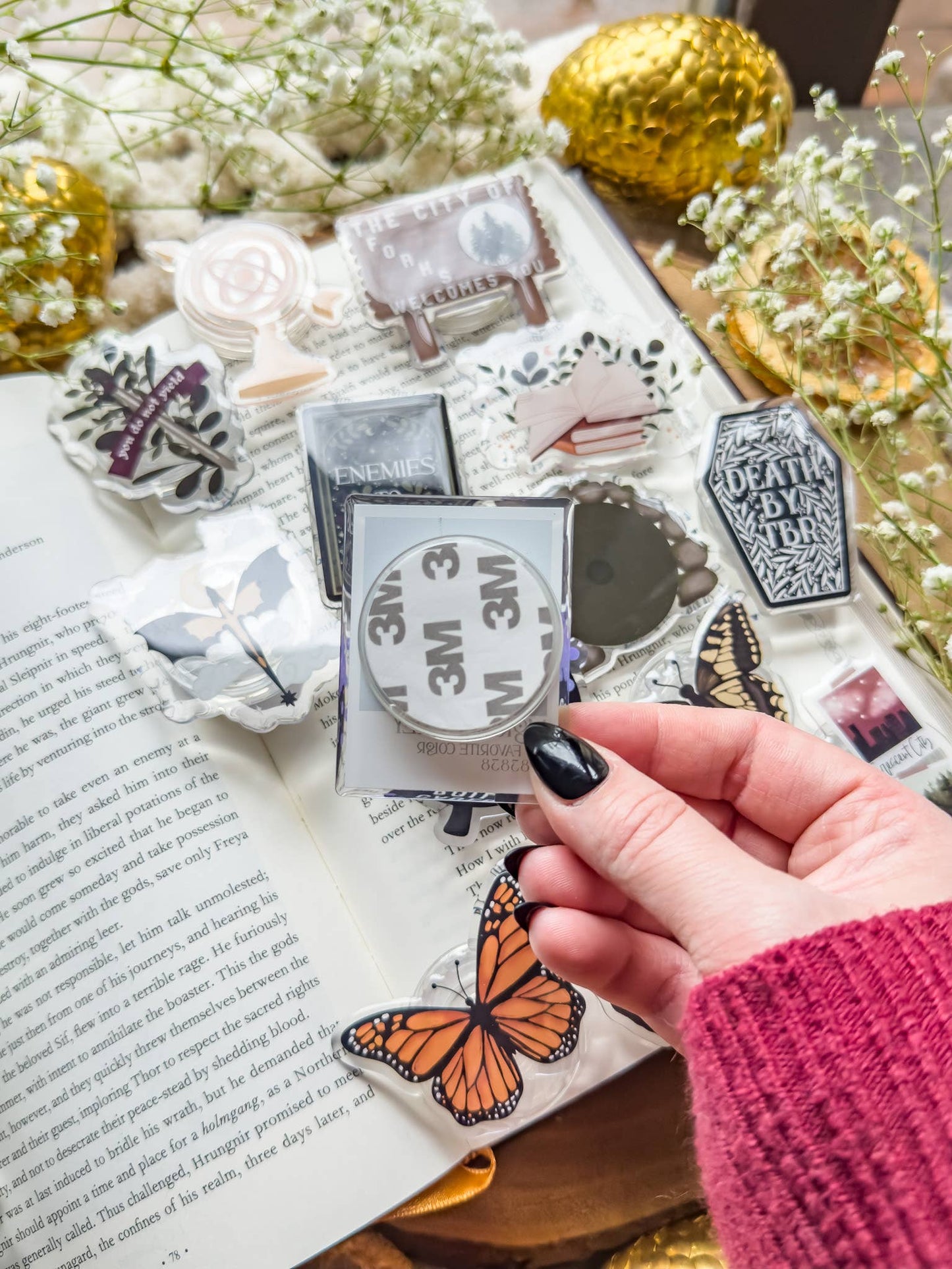 Open Magical Book Kindle / Phone Grip