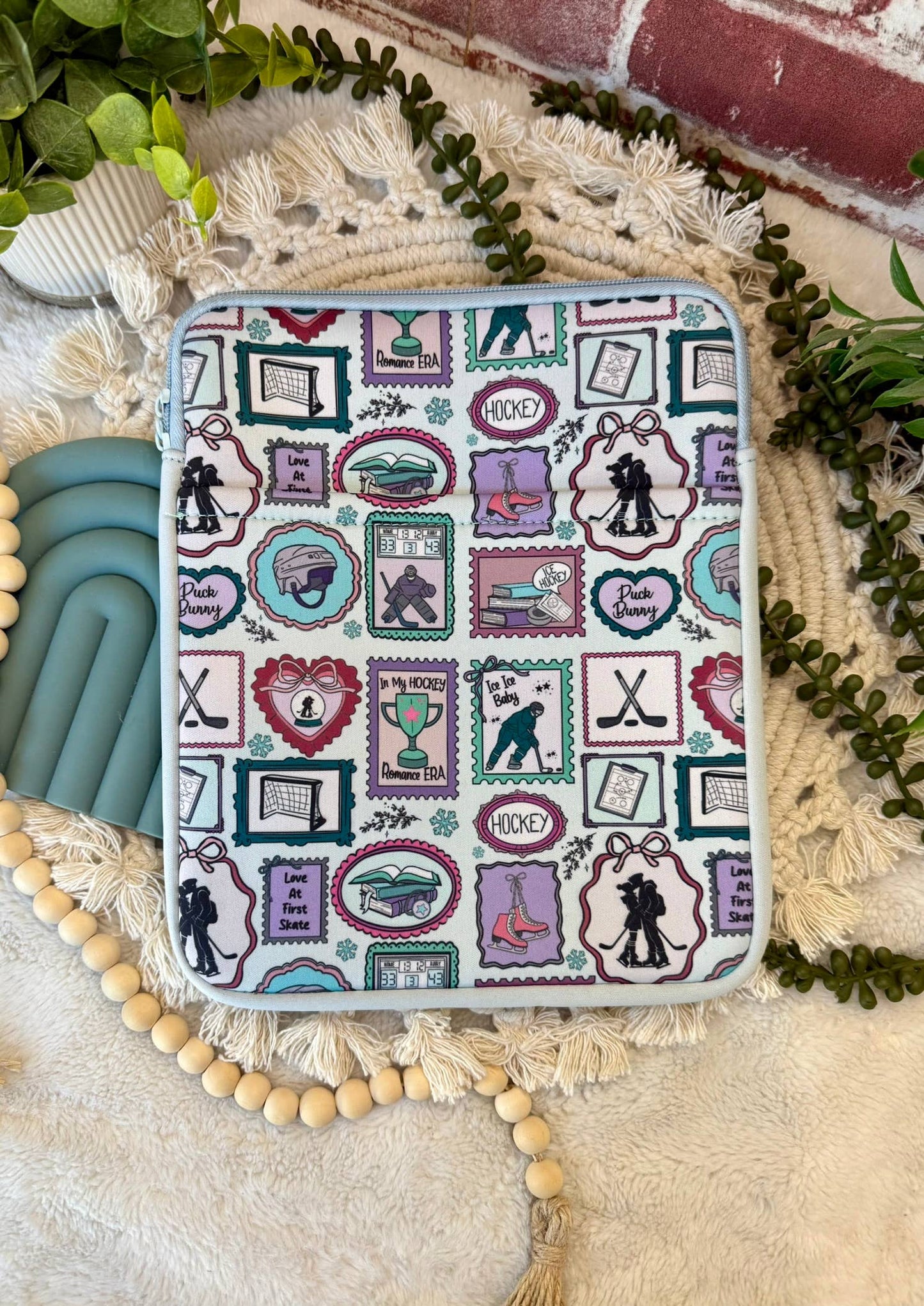 8x10 Hockey Book Sleeve | Book Sleeve | Kindle Storage