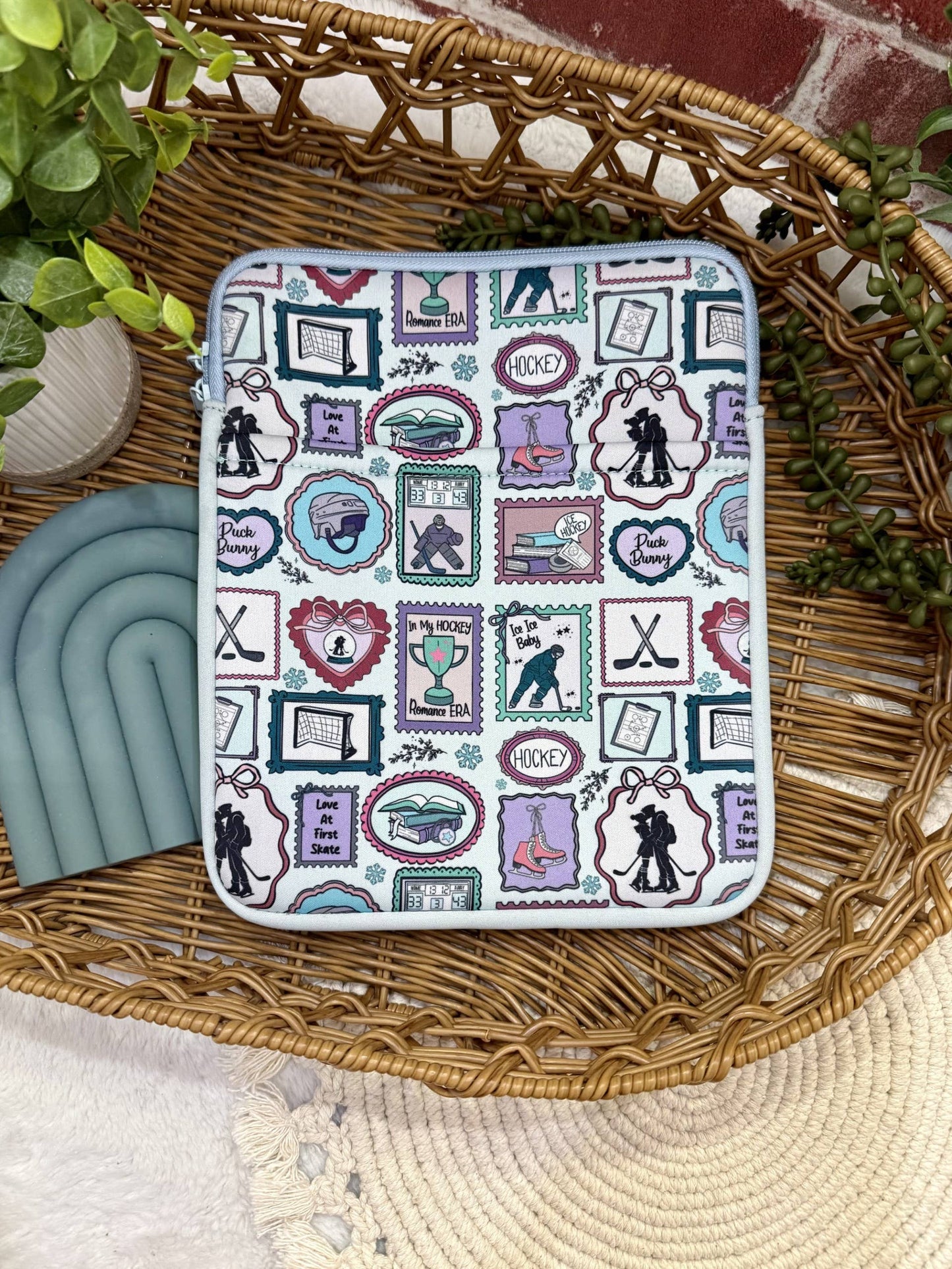 8x10 Hockey Book Sleeve | Book Sleeve | Kindle Storage