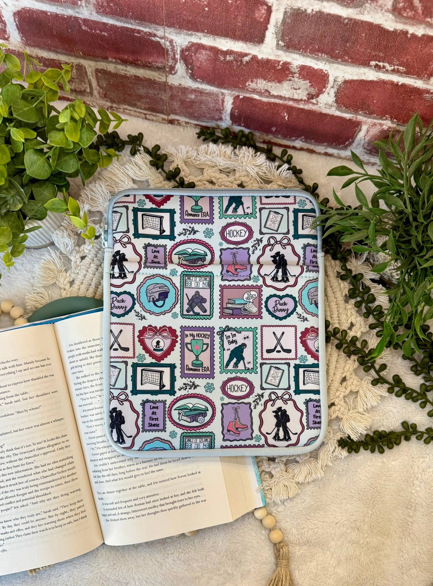 8x10 Hockey Book Sleeve | Book Sleeve | Kindle Storage